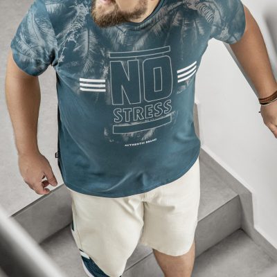 Neon, foil trend, paetês, listras e estampas florais são as referências das coleções Primavera/Verão da No Stress, TZE e OuiLaVie