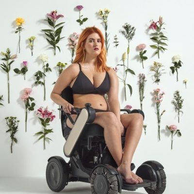 Renner apresenta coleção de lingerie para mulheres com mobilidade reduzida