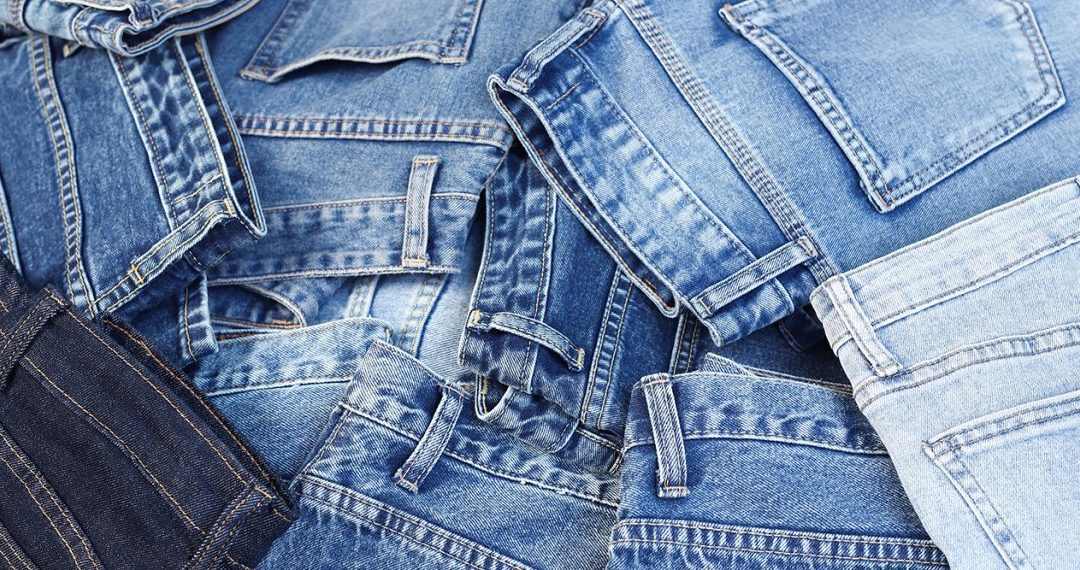 O jeans continua sendo a peça mais democrática e necessária dos guarda-roupas