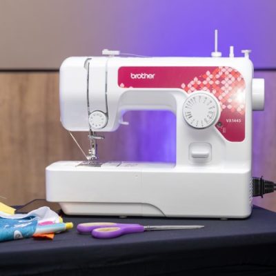 Brother lança nova máquina de costura compacta para iniciantes