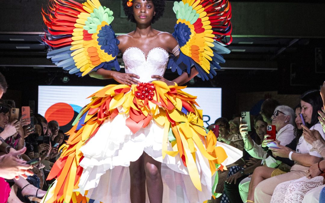 O Primeiro Desfile Conceitual de Moda Artesanal do Brasil celebrou a brasilidade e a valorização do feito à mão