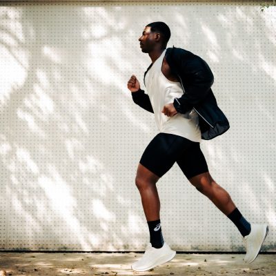 Centauro, ASICS e LYCRA® lançam bermuda para corrida com foco em performance