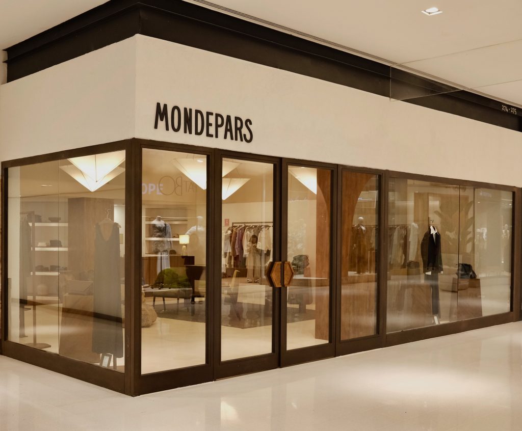 Mondepars completa um ano e inaugura sua primeira flagship no Shopping JK Iguatemi