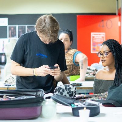 Projeto (RE) Estampa transforma resíduos têxteis em negócios e protagonismo social