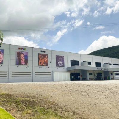 Grupo Abrange amplia controle produtivo ao internalizar processo de estamparia digital