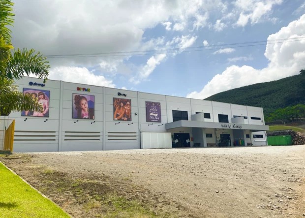 Grupo Abrange amplia controle produtivo ao internalizar processo de estamparia digital