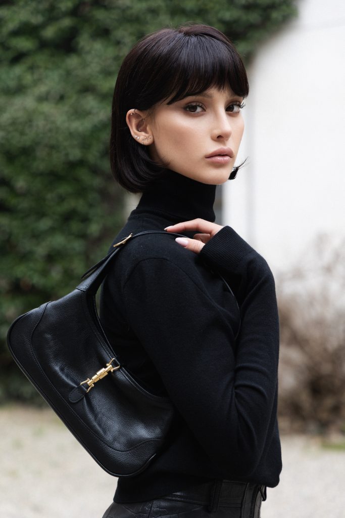 Livia Nunes consolida histórico com a Gucci e prestigia desfile da maison na Milan Fashion Week Fall/Winter 26-27