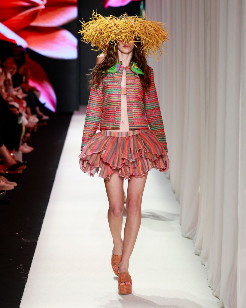Salinas retrata fauna e flora brasileiras em desfile na Rio Fashion Week