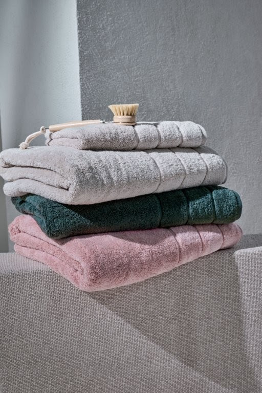 Mundo do Enxoval apresenta “Inverno Tátil”, coleção que celebra o toque e revisita ícones da marca